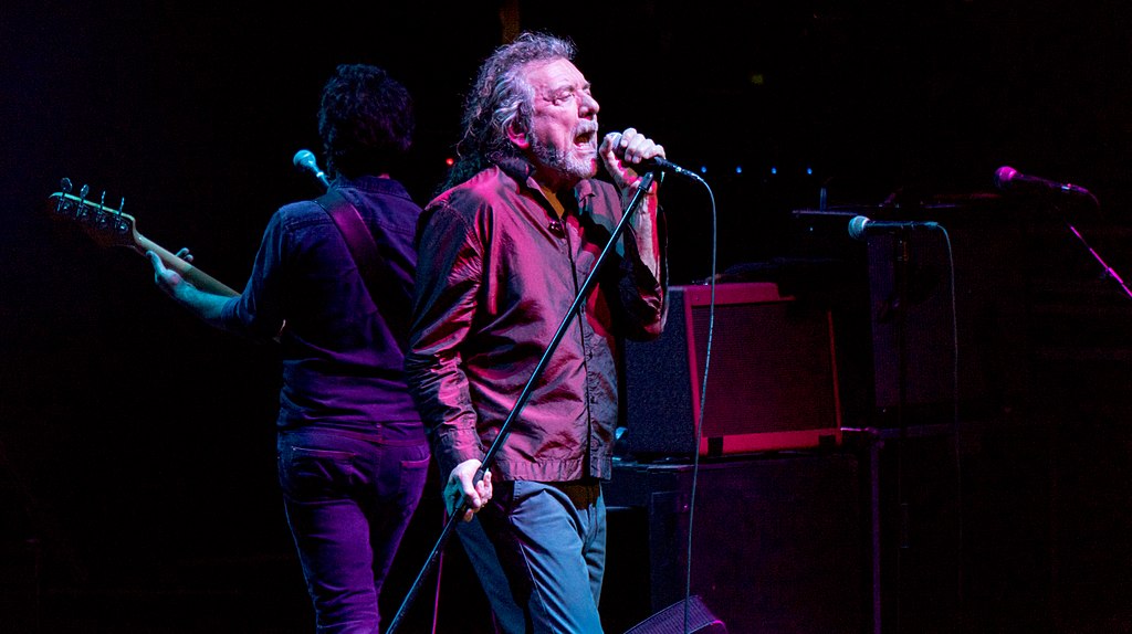Robert Plant: "Suonavo gratis nei pub per dimenticare John Bonham"